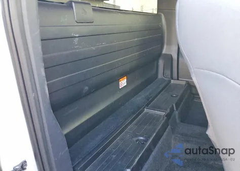 2019 Toyota Tacoma Access Cab z USA, uszkodzony, nr VIN 5TFRX5GN0KX139640